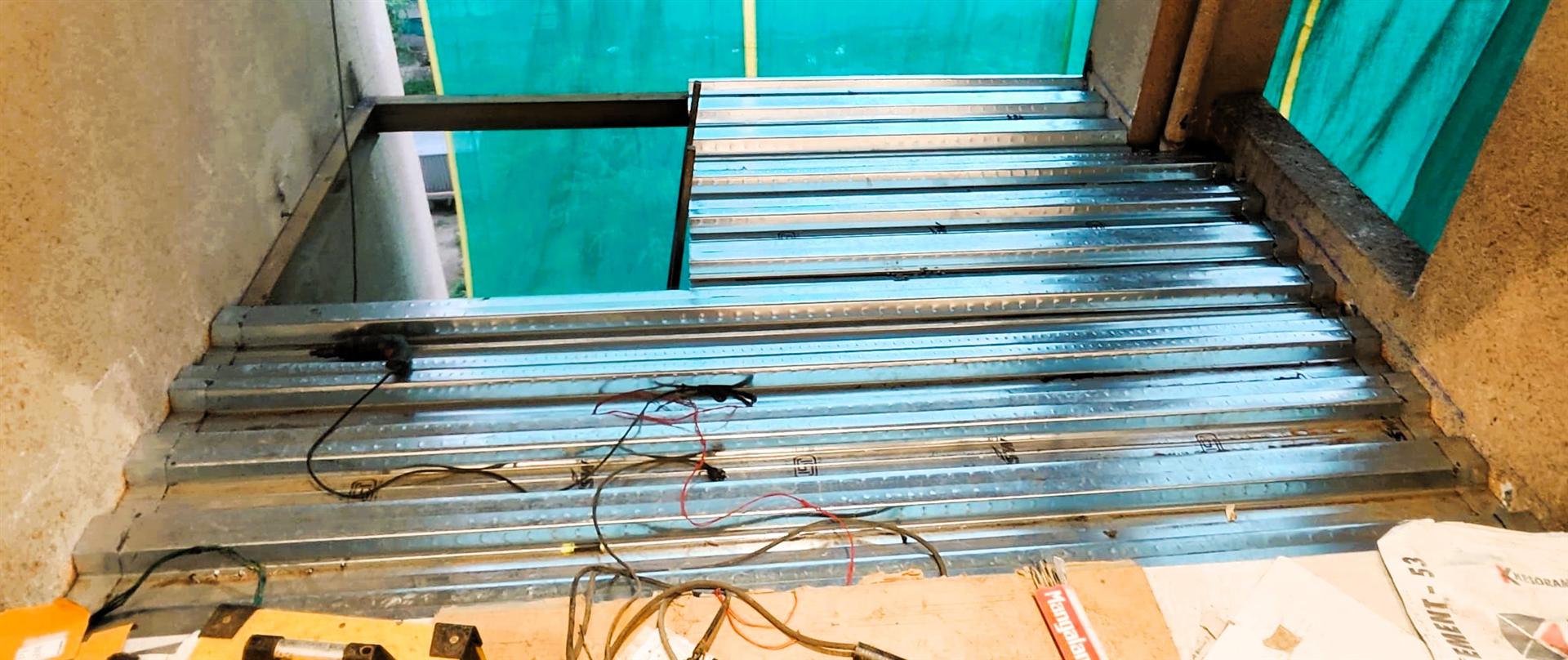 Industrial catwalk platform